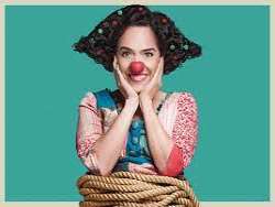 She began clowning in 1991 as one of the founders of the <b>Patacláun </b>theater group.